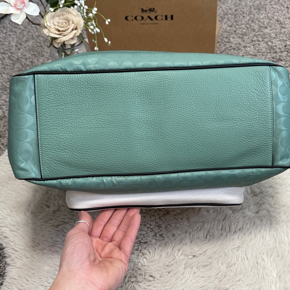✨ Coach Washed Green Court Tote In Colorblock Signature Nylon✨ - Picture 7 of 16